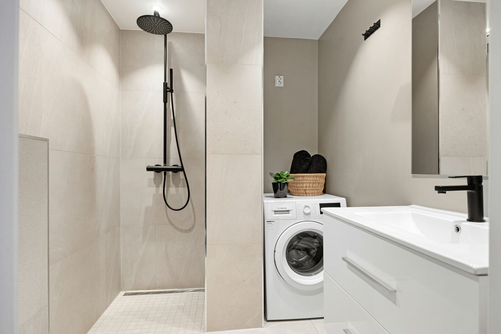 Een kleine badkamer? Zo haal je er het maximale uit